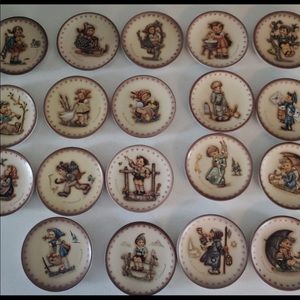 19 Hummel mini plates